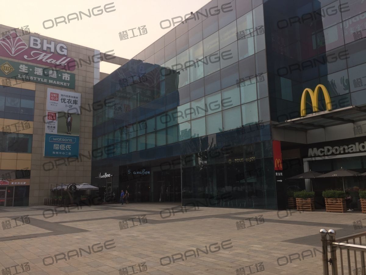 北京常营华联-室外南侧广场西部门前3