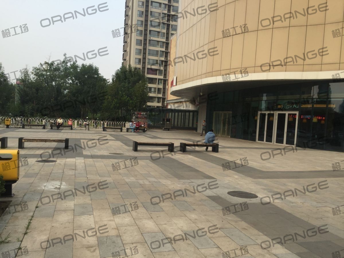 北京常营华联-室外西侧pizza hut门前（有长椅）3