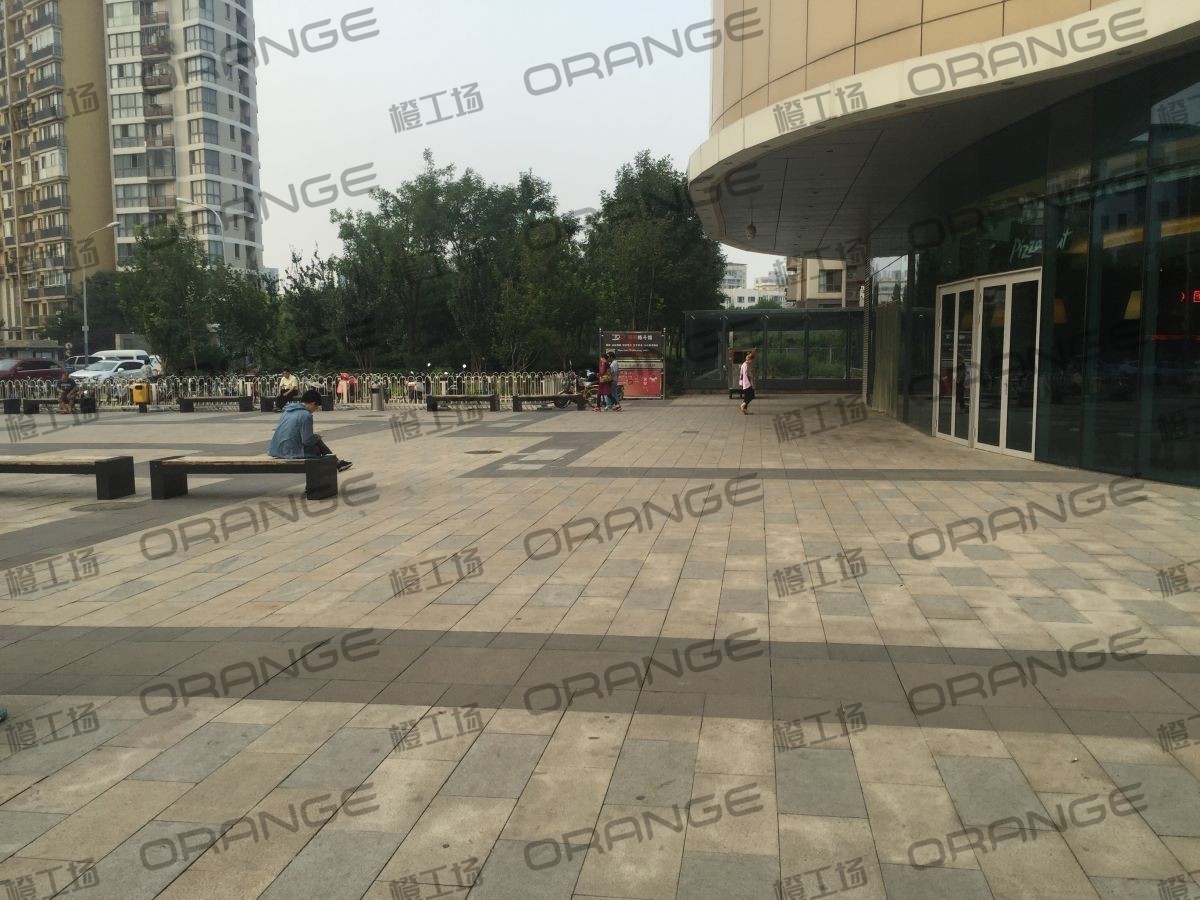 北京常营华联-室外西侧pizza hut门前（有长椅）4