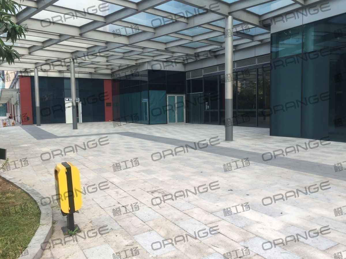 北京常营华联-室外东区北侧防控中心门前3