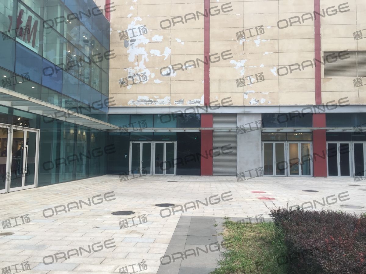 北京常营华联-室外北侧H M门前3