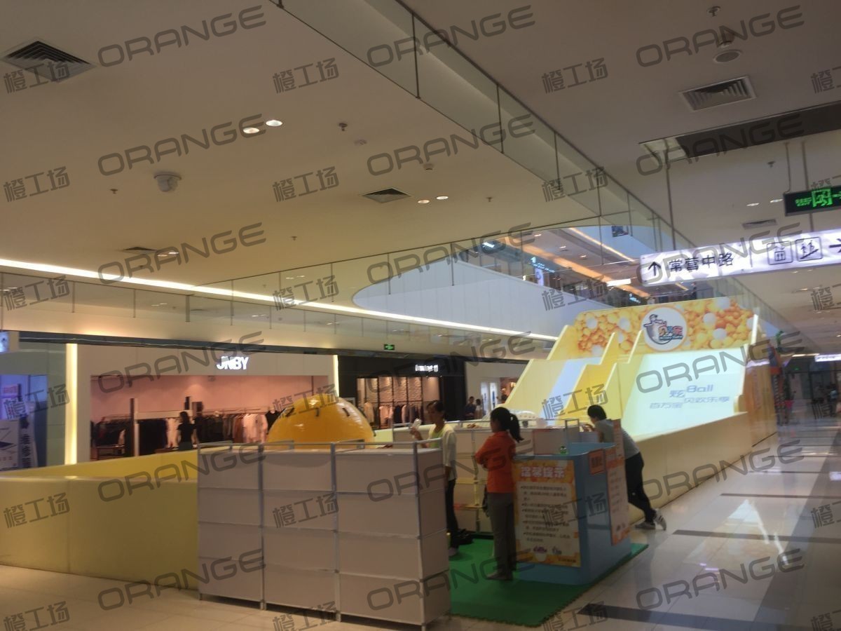 北京常营华联-室内二层西区环廊boradcast播门前4