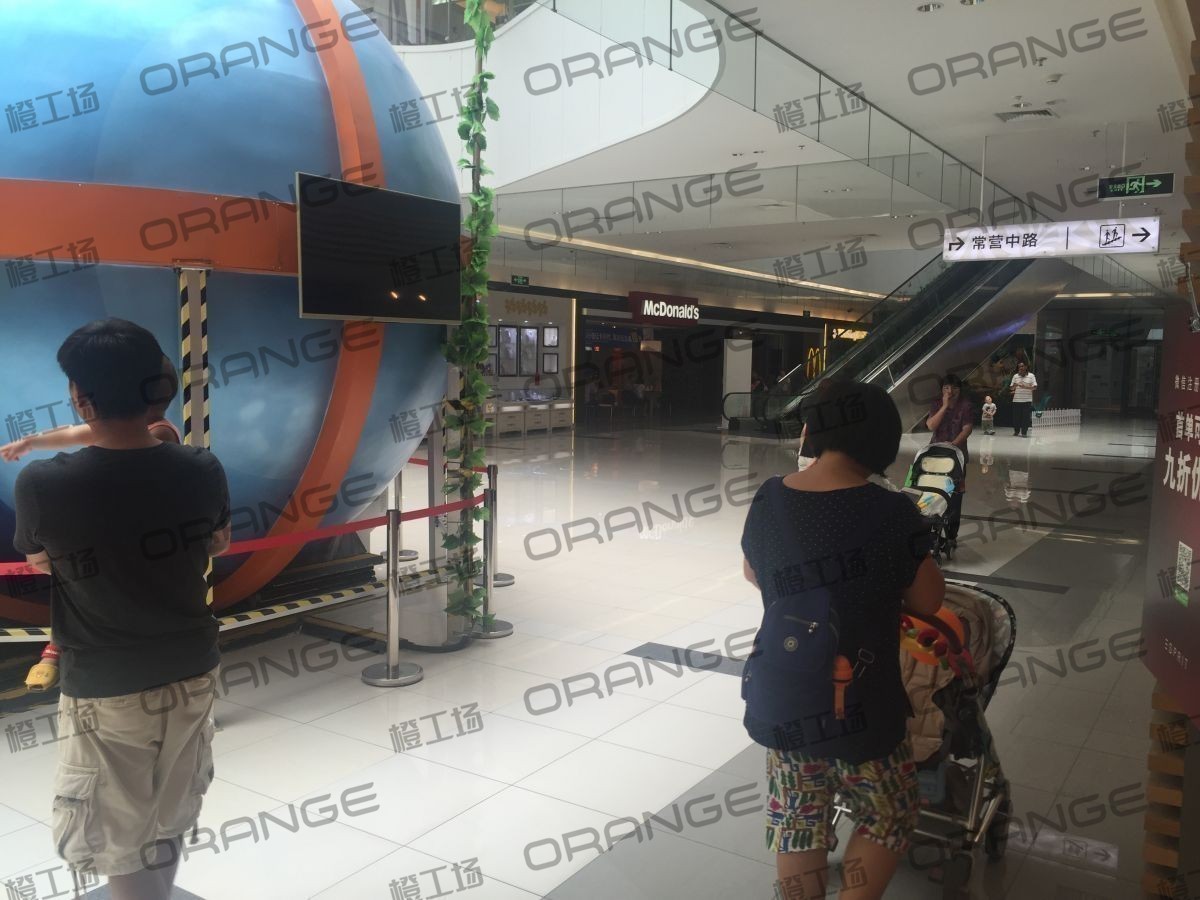 北京常营华联-室内一层东区西门门内rayban门前4