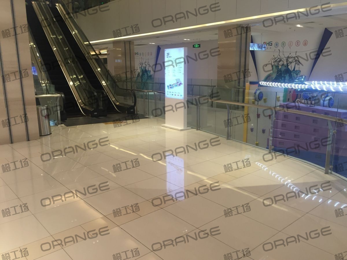 北京常营华联-室内二层西区西侧扶梯东（2块）2