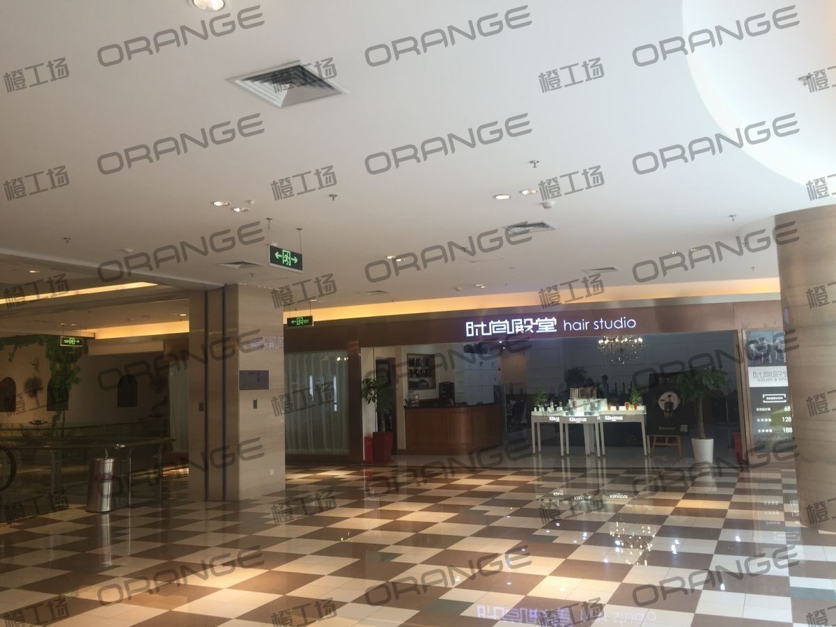 北京常营华联-室内三楼西侧中庭西Loopiwo门前（对应3楼共2块）2