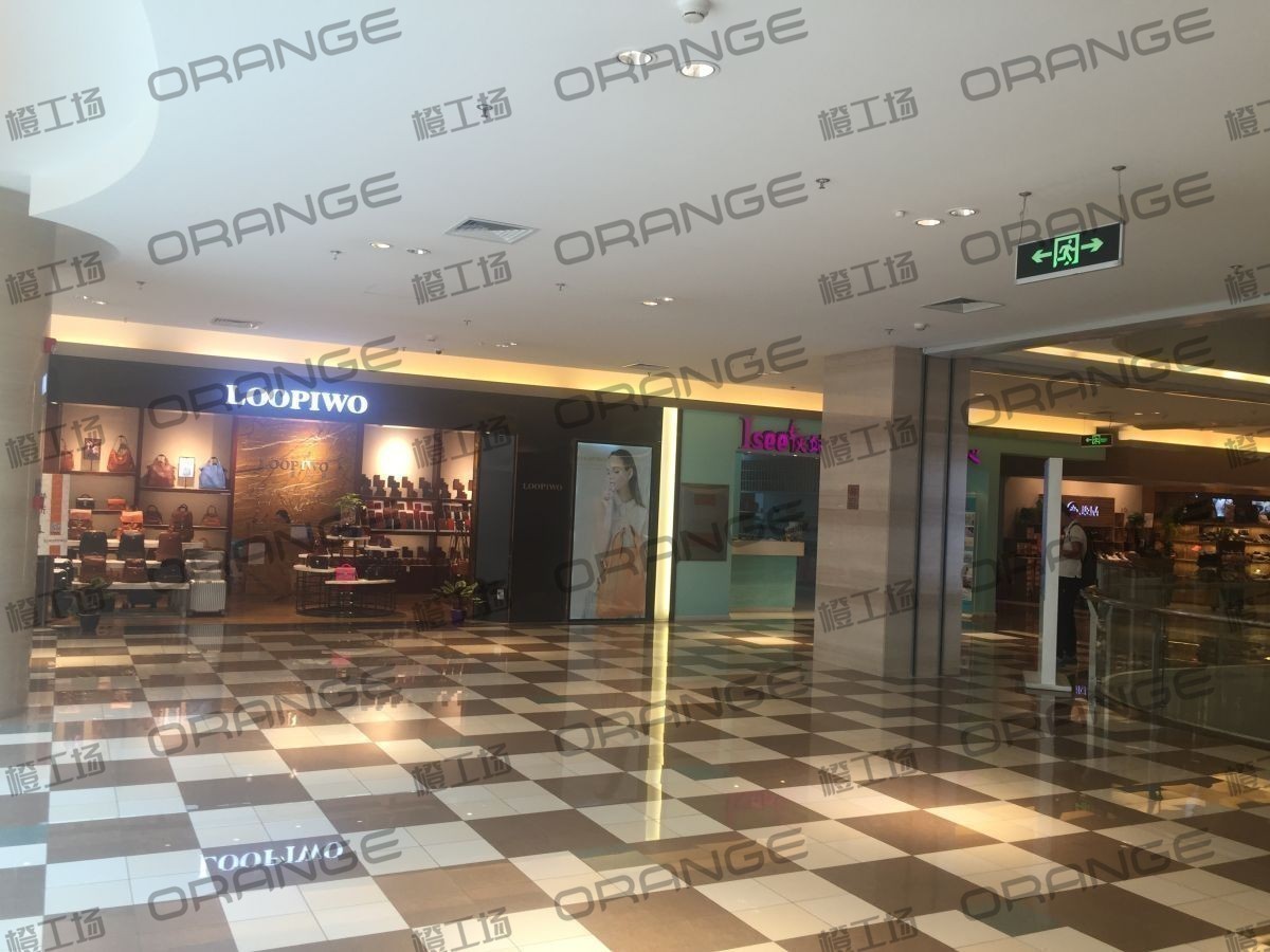 北京常营华联-室内三楼西侧中庭西Loopiwo门前（对应3楼共2块）3