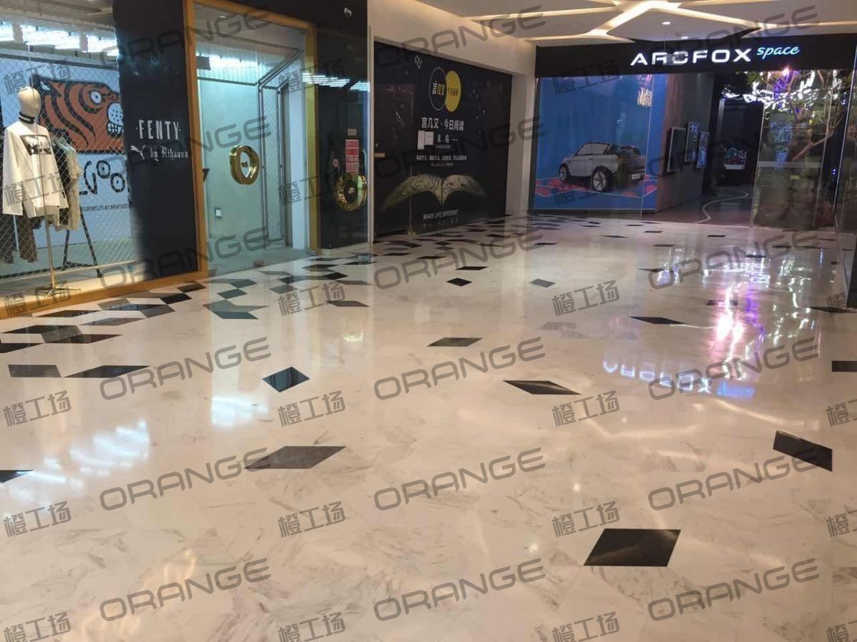 北京通盈中心-室内一楼AROFOX space门前2