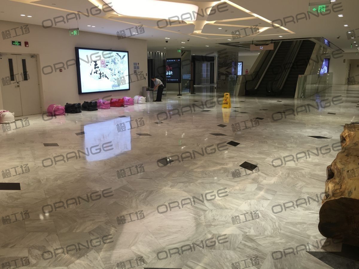 北京通盈中心-室内四楼扶梯南侧1