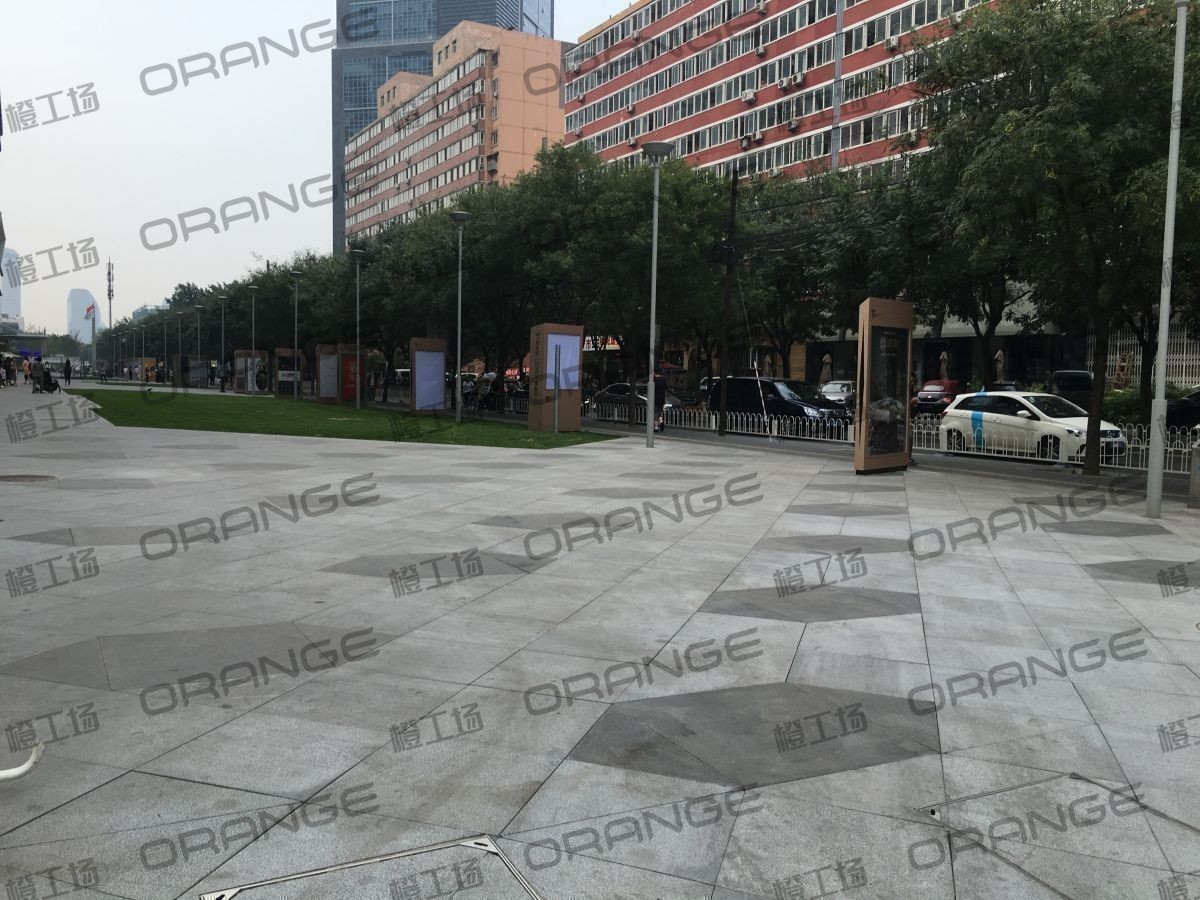 北京通盈中心-室外东侧北汽体验店门前2