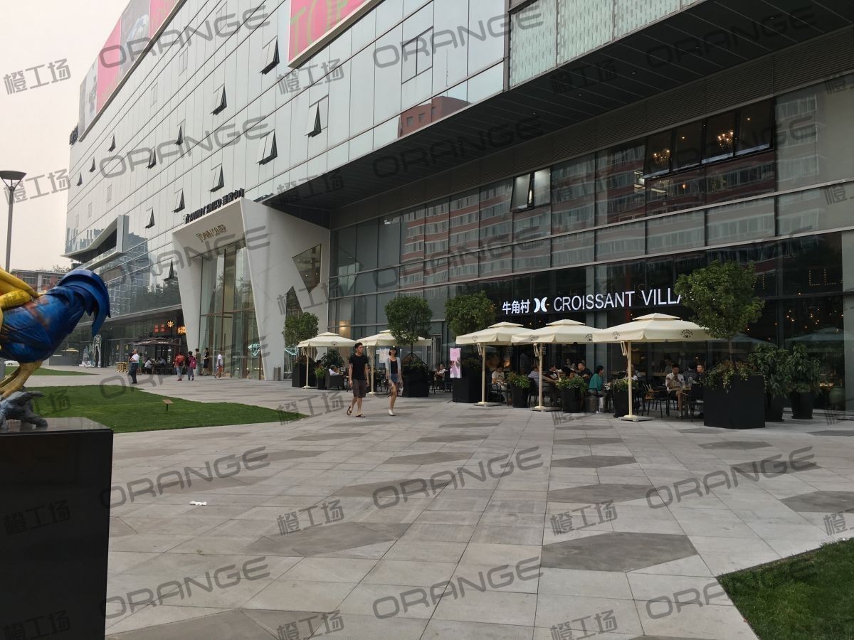 北京通盈中心-室外东侧牛角村门前2