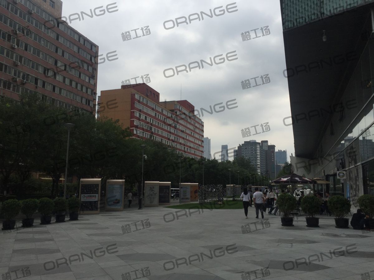 北京通盈中心-室外东侧glmria jeans门前2