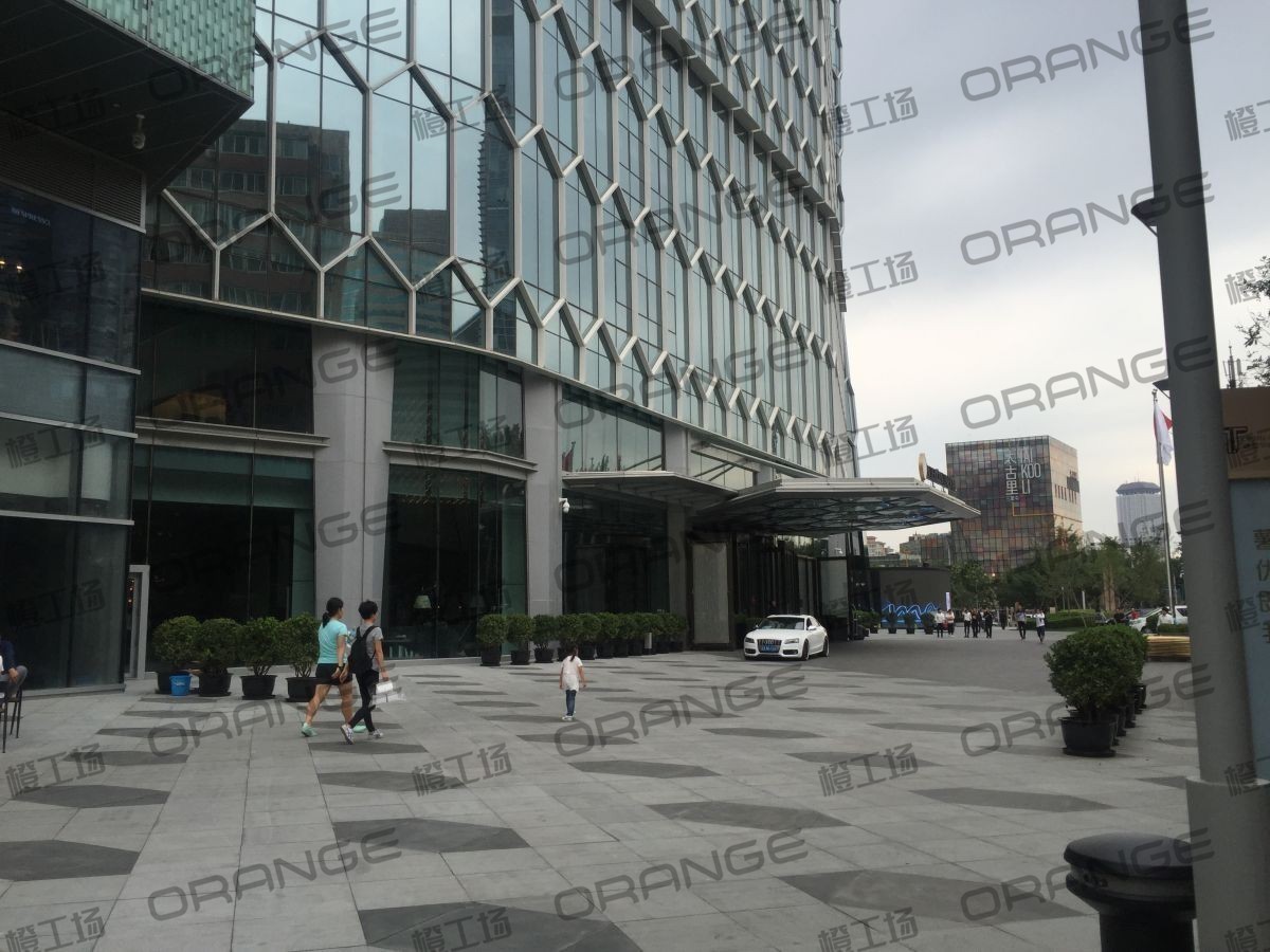 北京通盈中心-室外东侧glmria jeans门前3