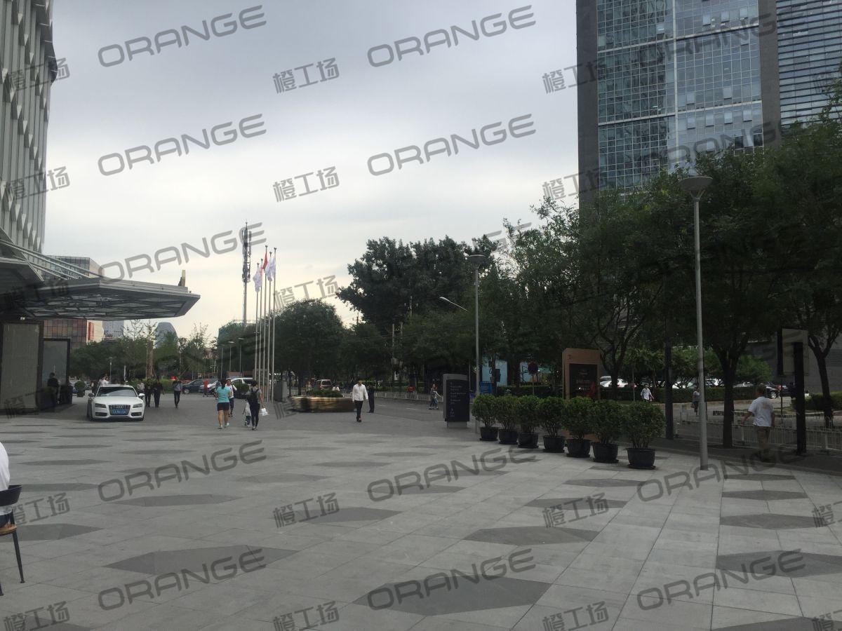 北京通盈中心-室外东侧glmria jeans门前4