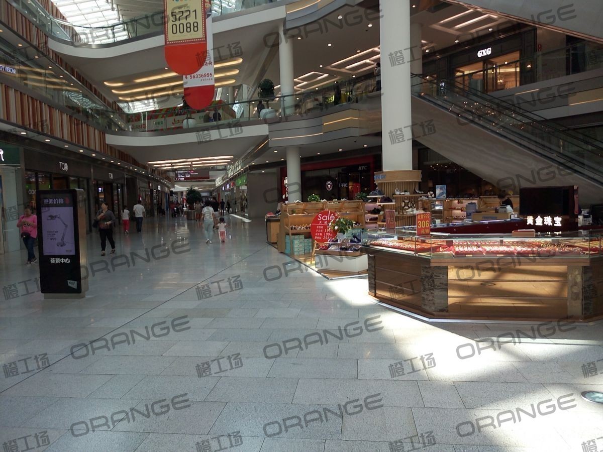 北京荟聚购物中心-室内一楼西侧扶梯东3