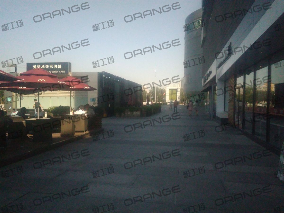 北京华联万柳-室外北侧金凤成祥门北过道2