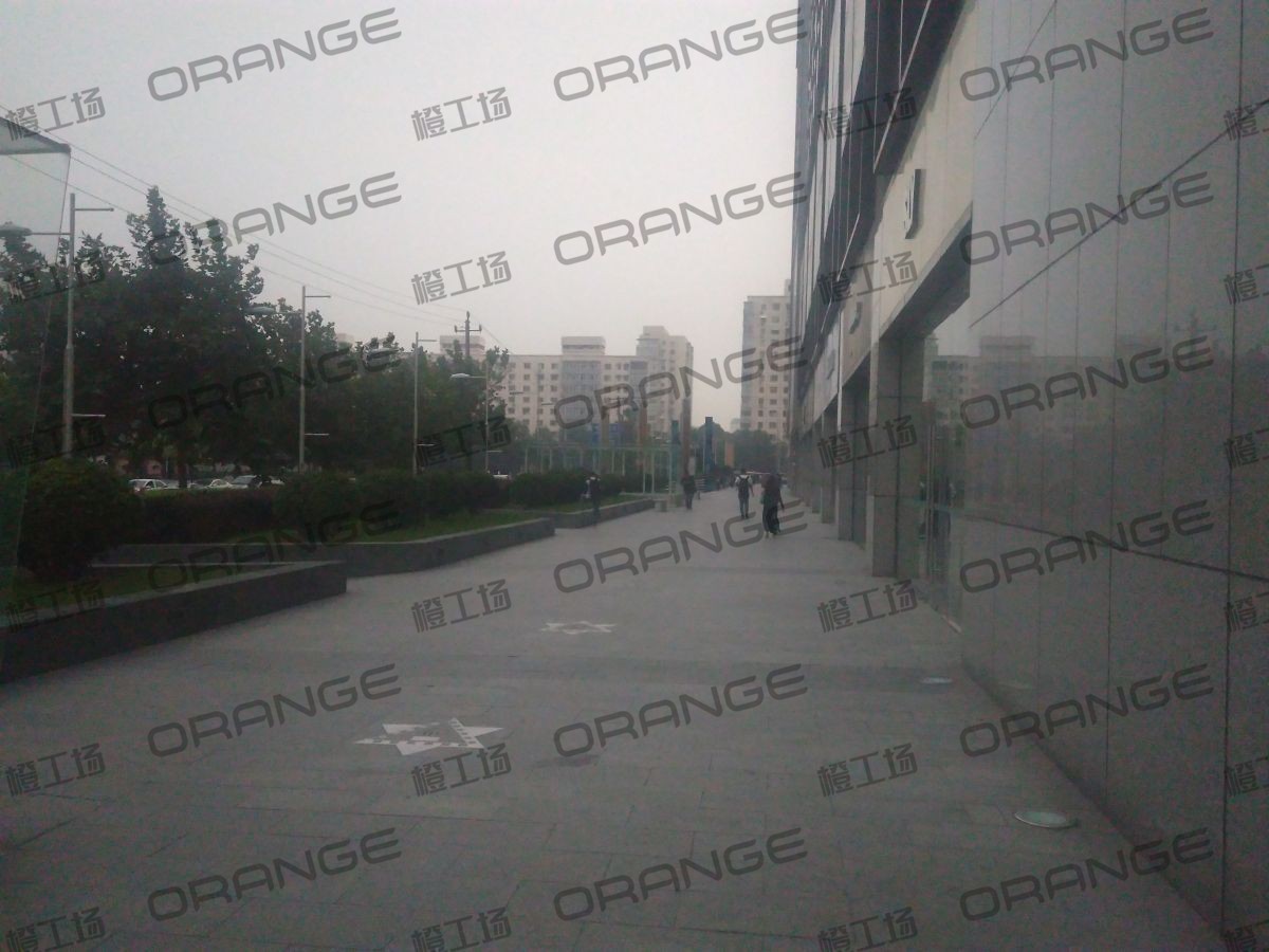 北京新中关购物中心-室外北门北侧过道21