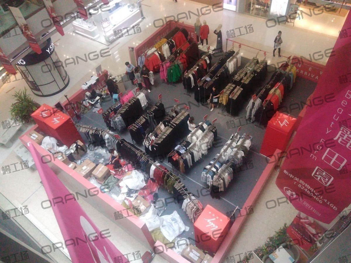 北京新中关购物中心-室内二楼北侧中厅4