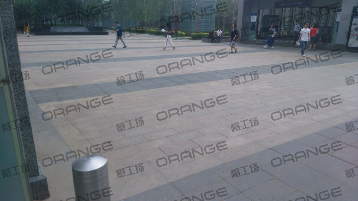 北京财富购物中心-室外东门南侧地铁金台夕照A口门前2
