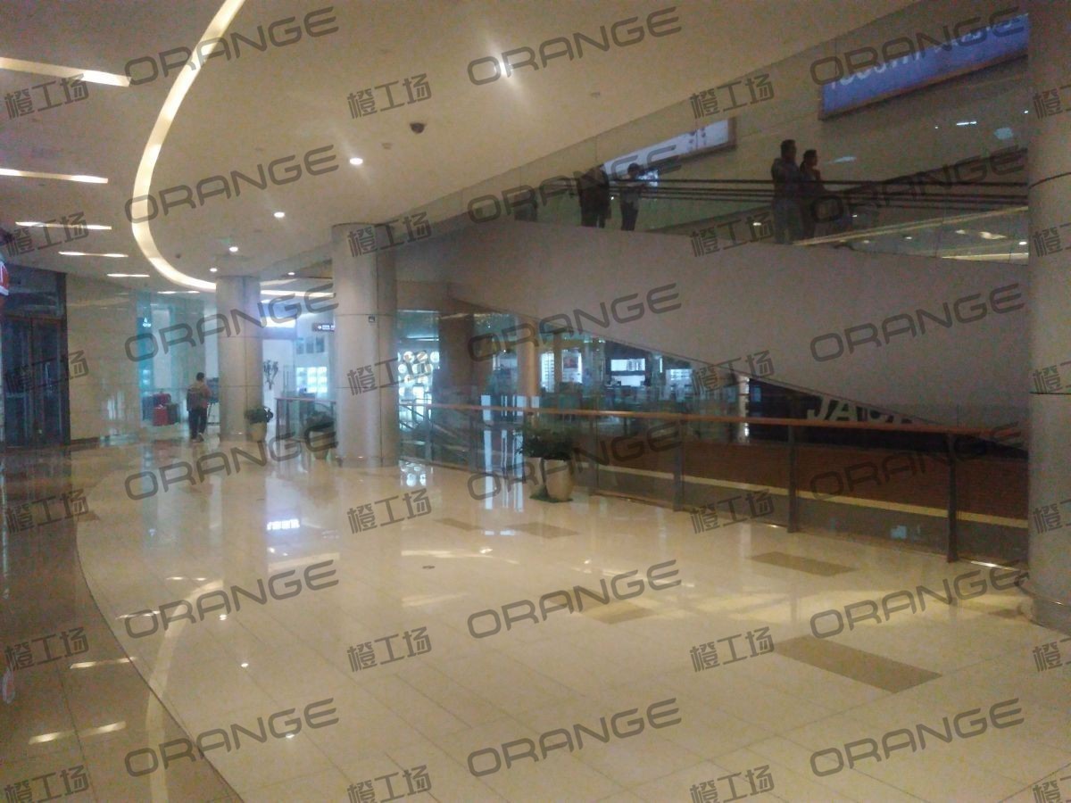 北京五彩城购物中心-室内一楼西区南侧扶梯南过道1