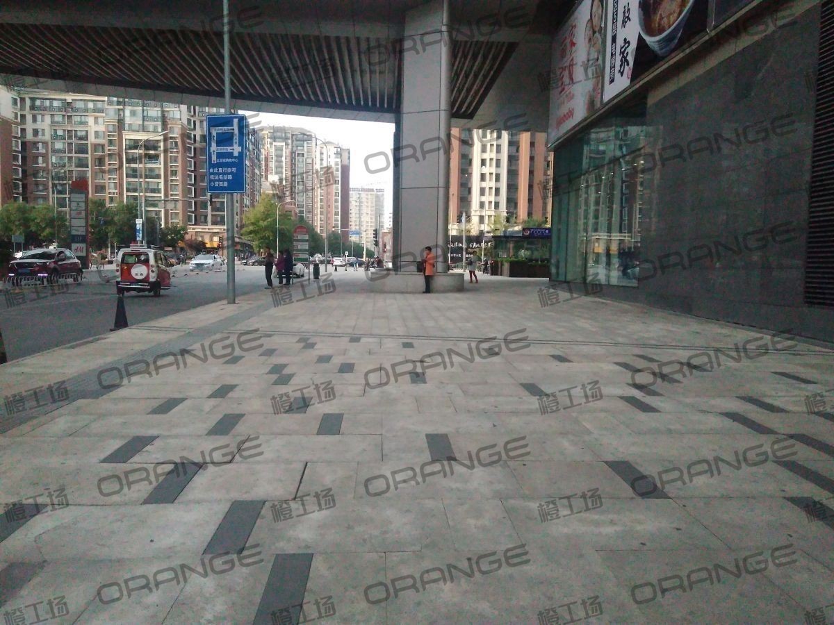 北京五彩城购物中心-室外东区西侧过道23