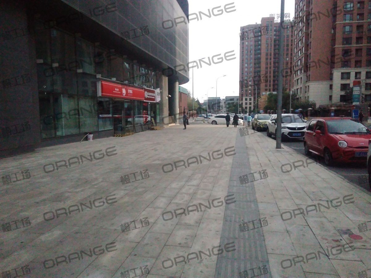 北京五彩城购物中心-室外东区西侧过道13