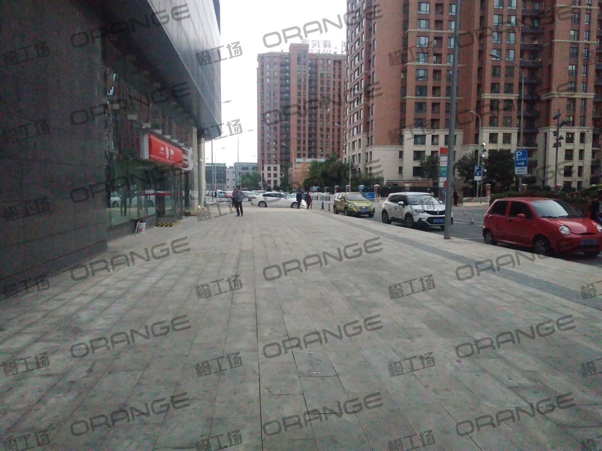 北京五彩城购物中心-室外东区西侧过道14