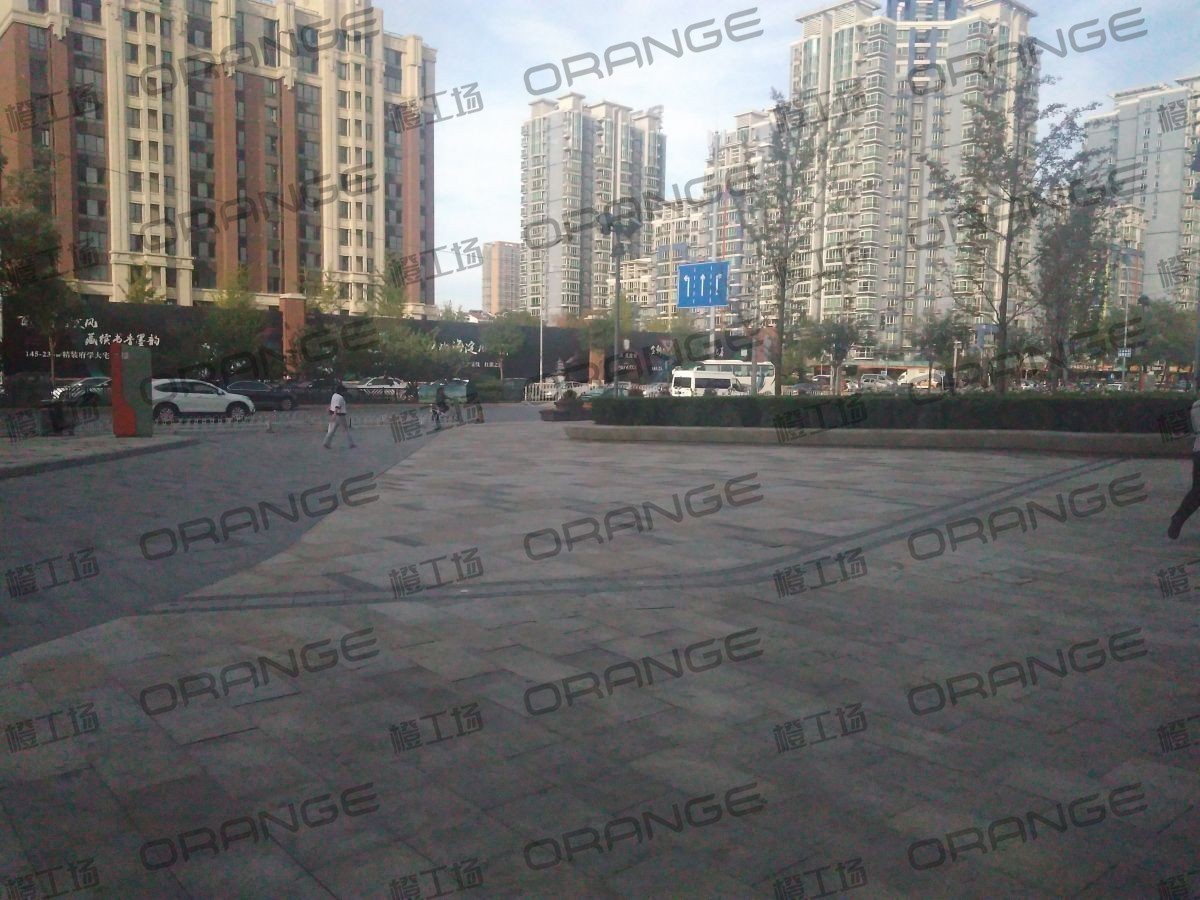 北京五彩城购物中心-室外东区东北门北侧过道11