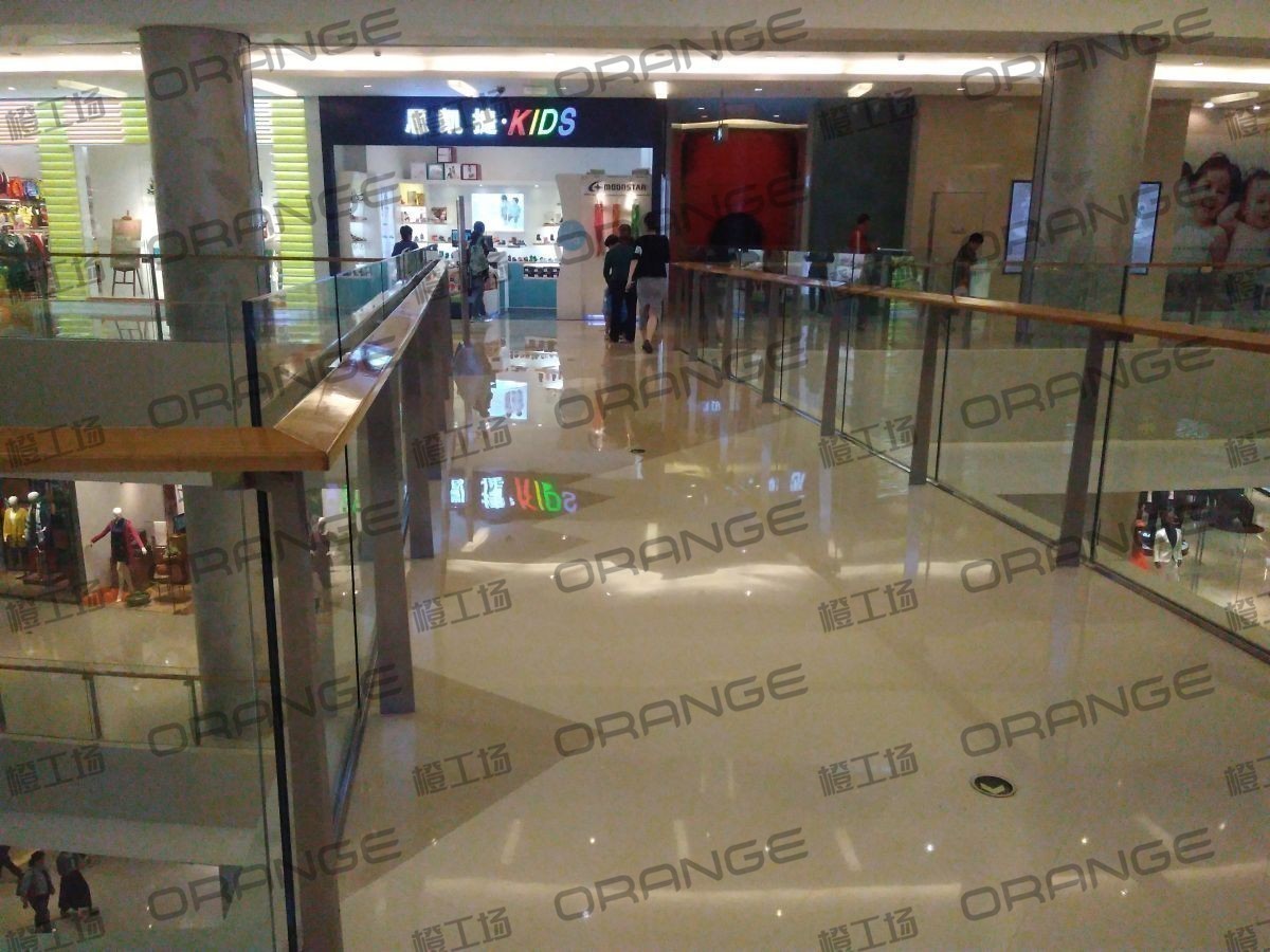 北京五彩城购物中心-室内东区四楼东侧过道2