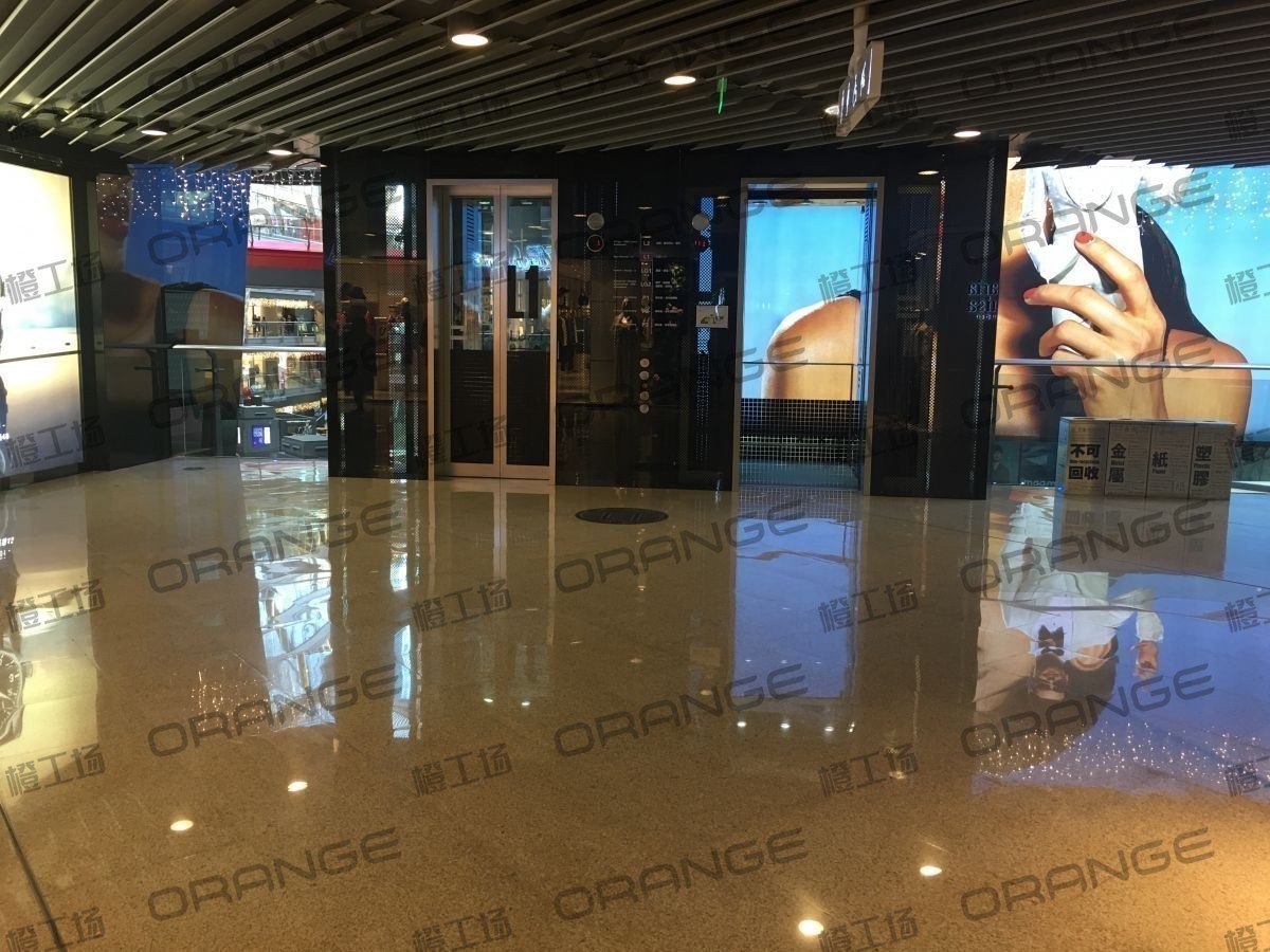 北京侨福芳草地购物中心-室内一楼西侧直梯前1