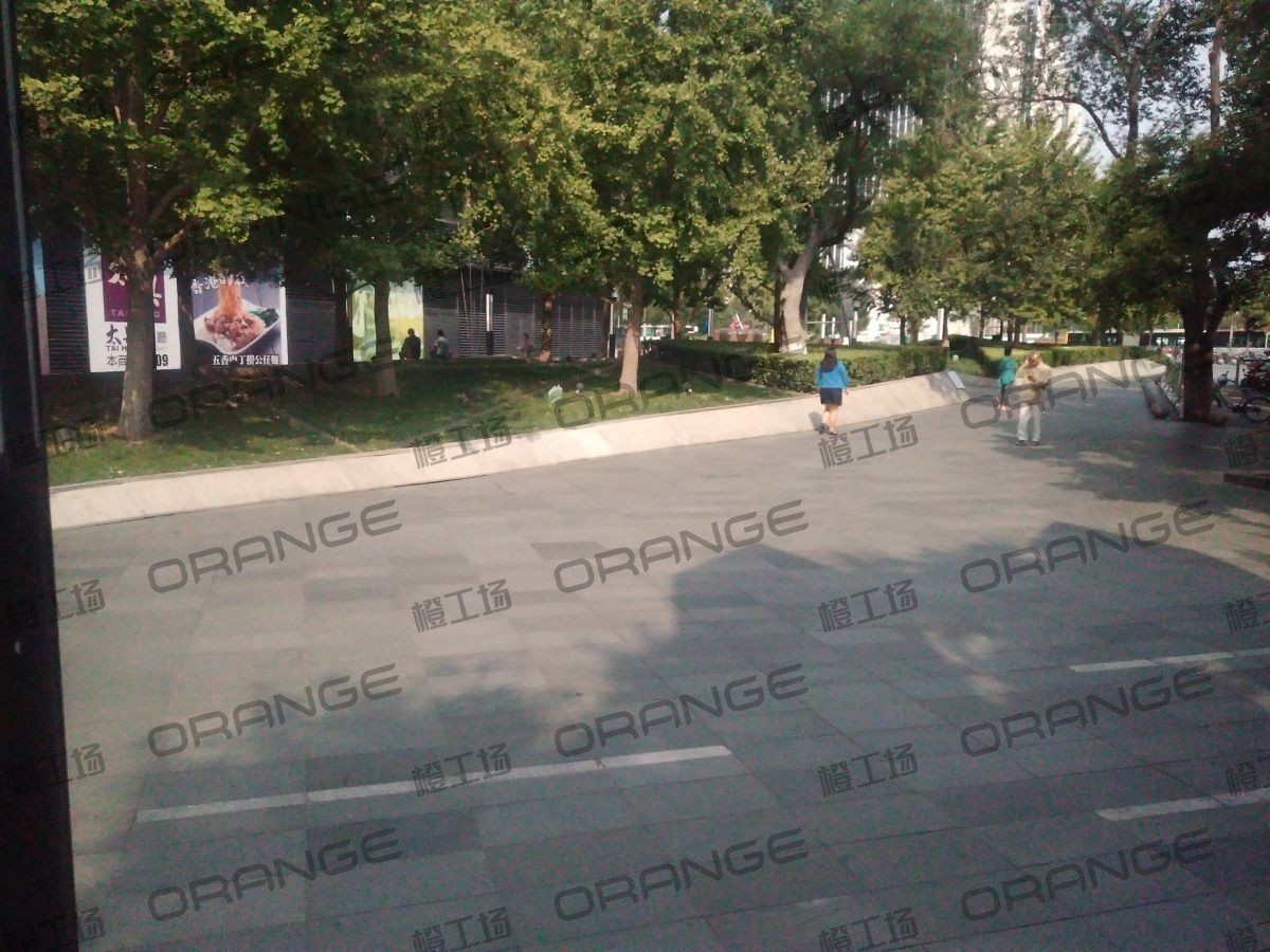 北京来福士广场-室外东侧外围走廊4