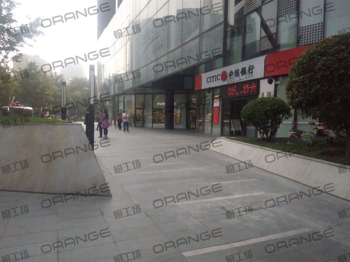 北京来福士广场-室外东北侧走廊二2