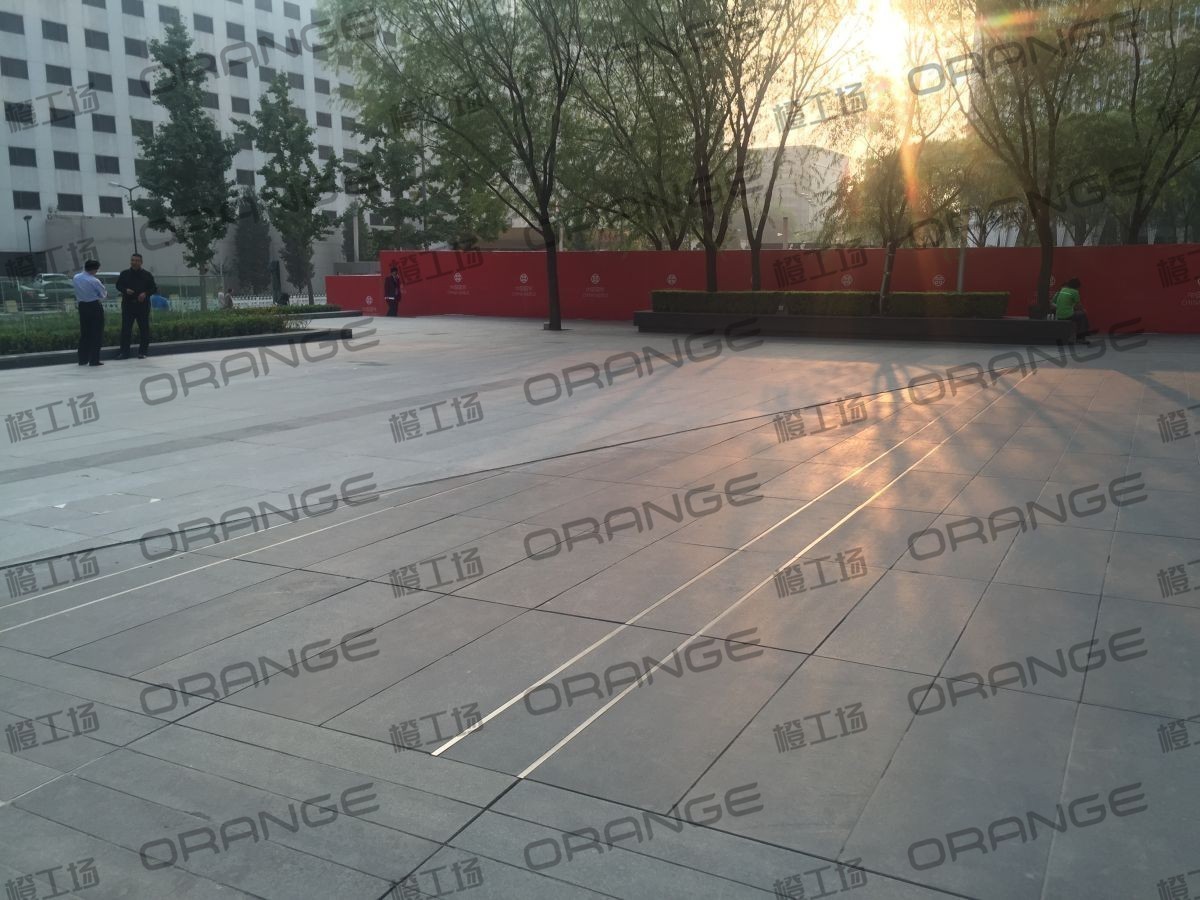 北京国贸商城-室外北区三期东侧南TiffanyCo前广场3