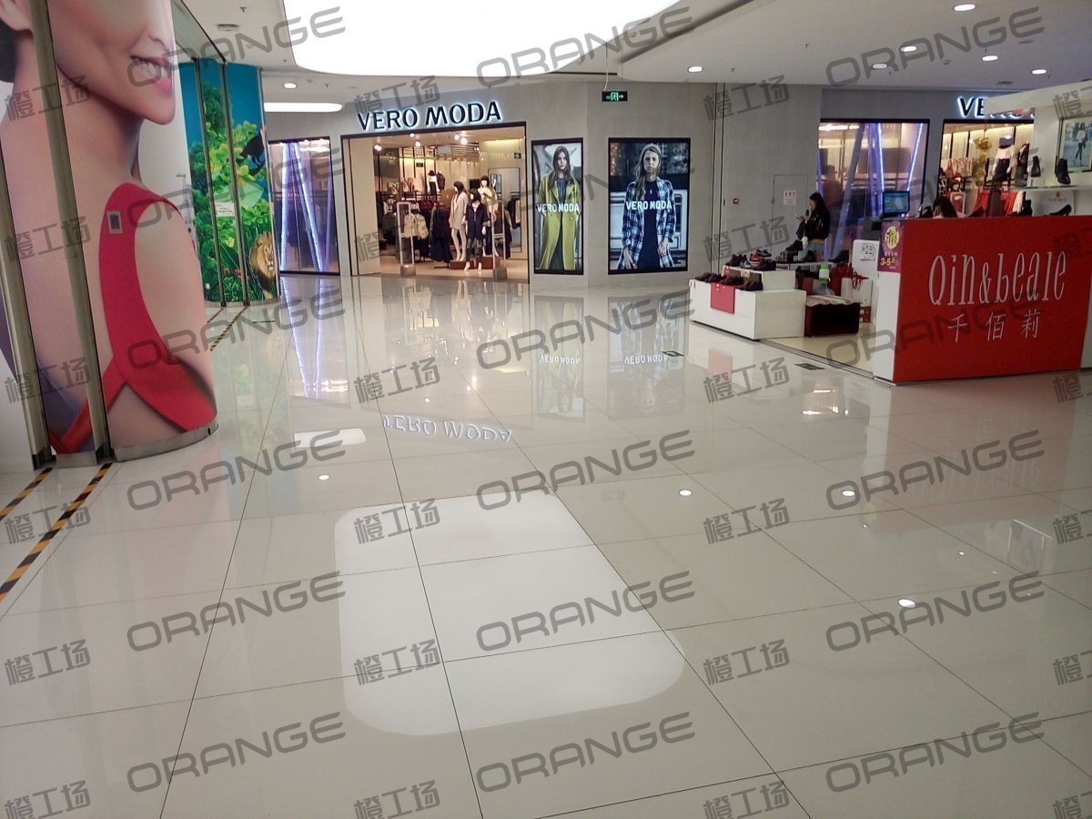 北京凯德mall大峡谷-室内二楼西侧veormoda门前一3