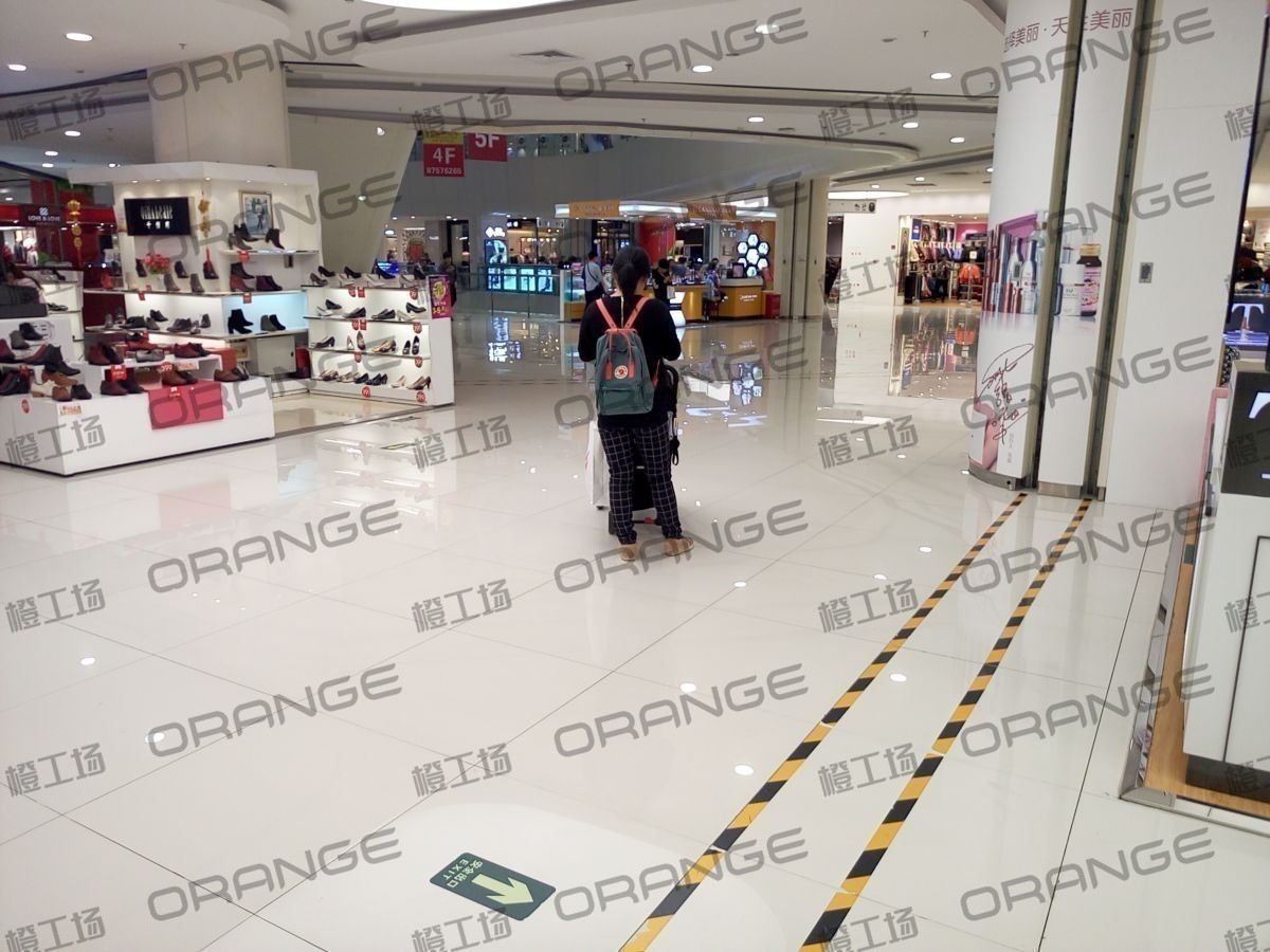 北京凯德mall大峡谷-室内二楼西侧veormoda门前一4