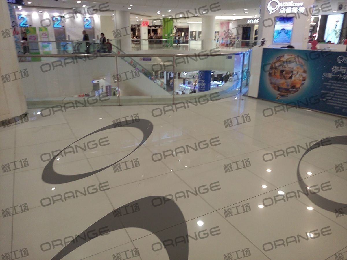 北京凯德mall大峡谷-室内二楼东侧briadcasy播门前2