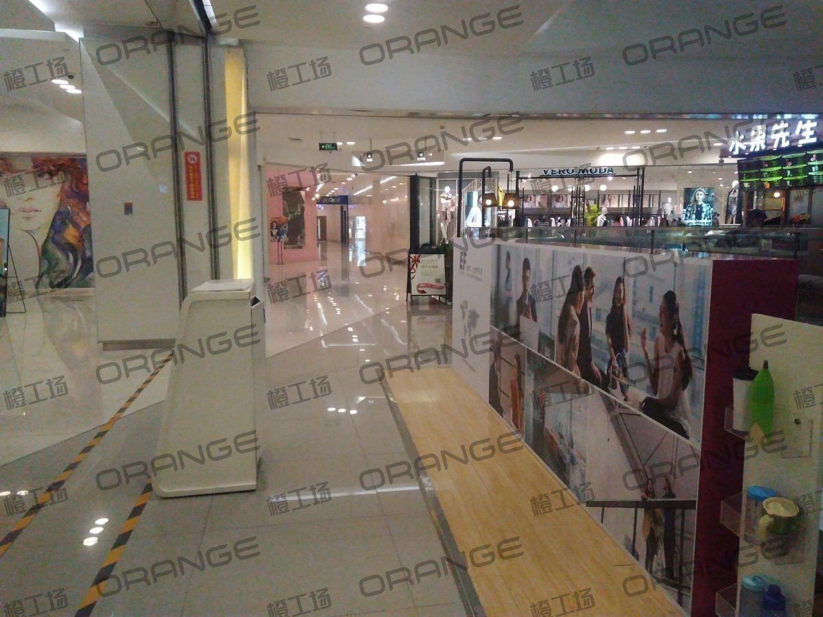 北京凯德晶品购物中心-室内三楼西侧扶梯西南走廊3