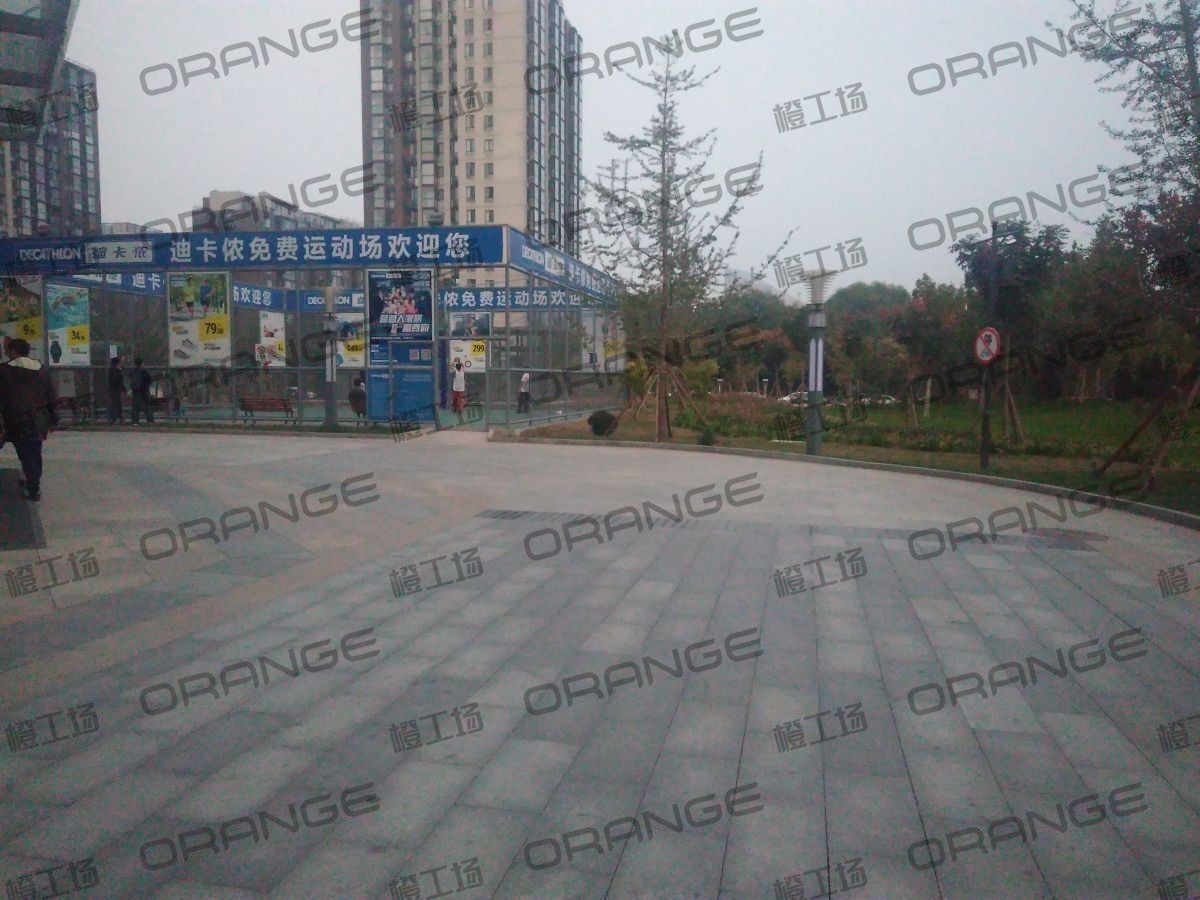 北京银座和谐广场购物中心-室外东南门东南侧过道2