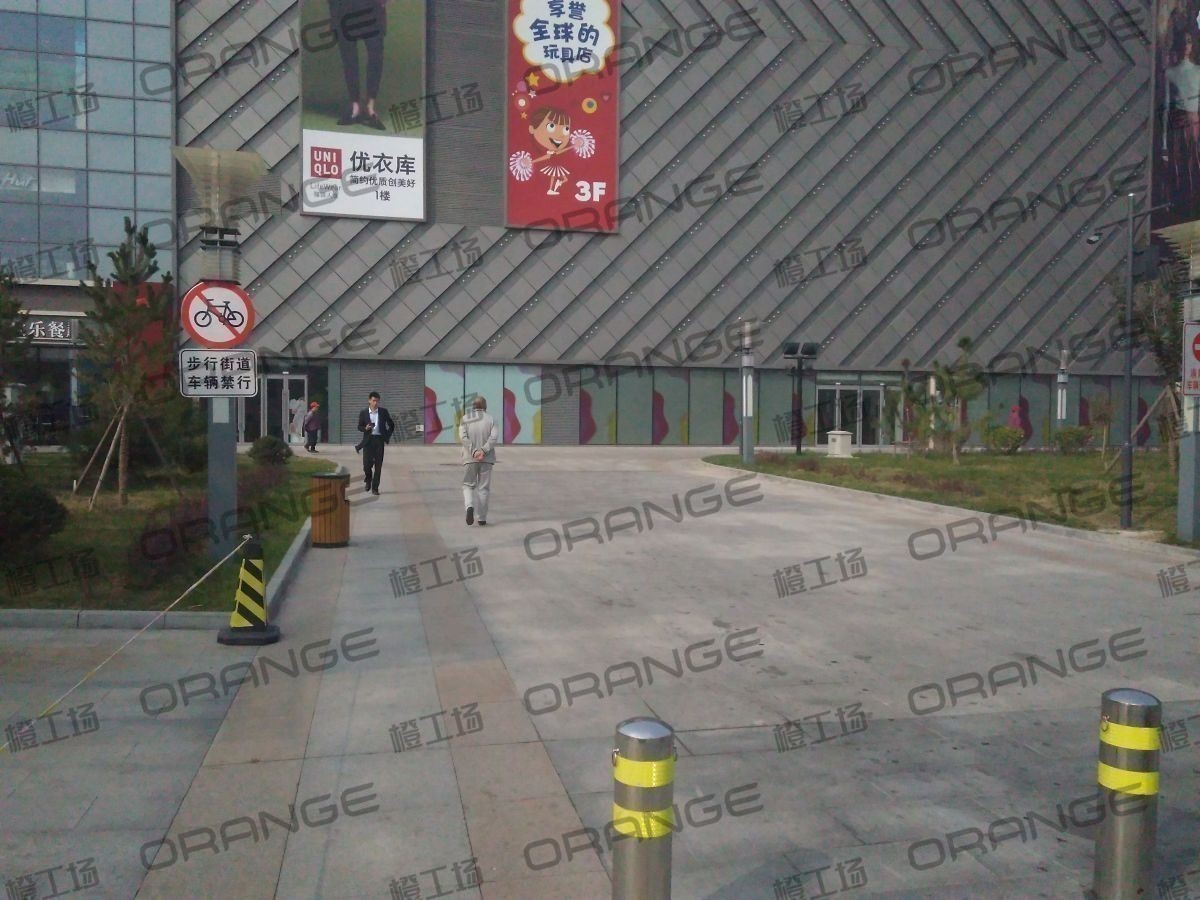 北京银座和谐广场购物中心-室外东南侧篮球场北过道4