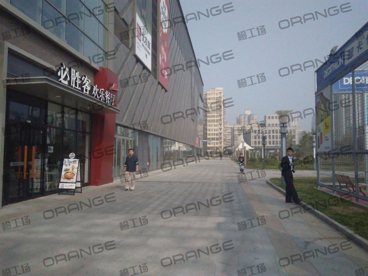 北京银座和谐广场购物中心-室外东侧过道3