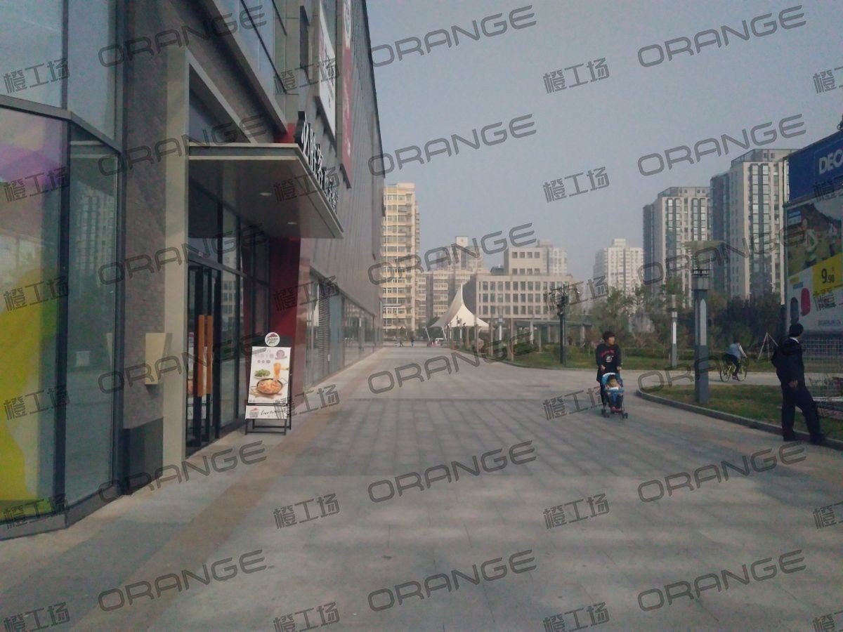 北京银座和谐广场购物中心-室外东侧过道4