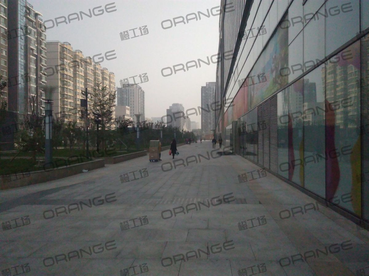 北京银座和谐广场购物中心-室外北侧过道4