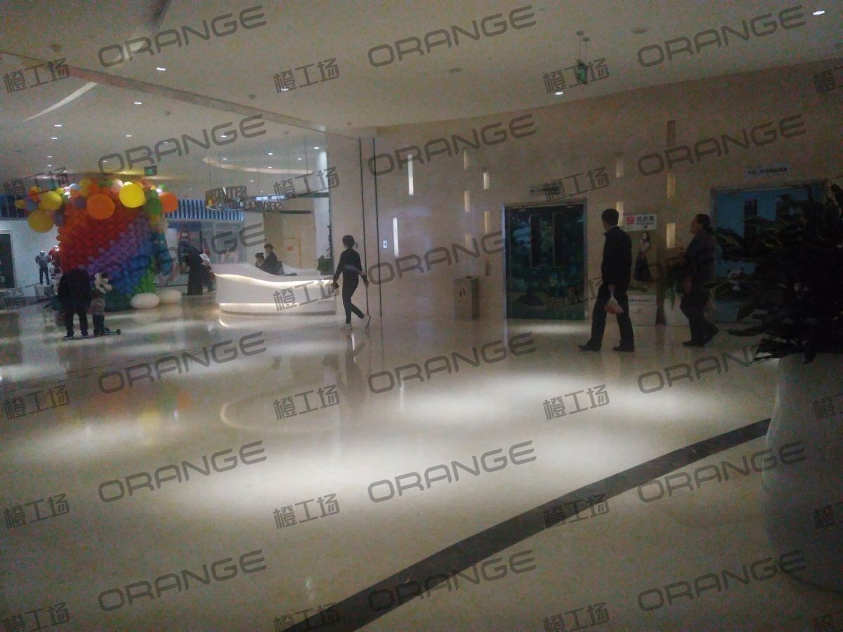 北京银座和谐广场购物中心-室内一楼东北侧直梯北过道4