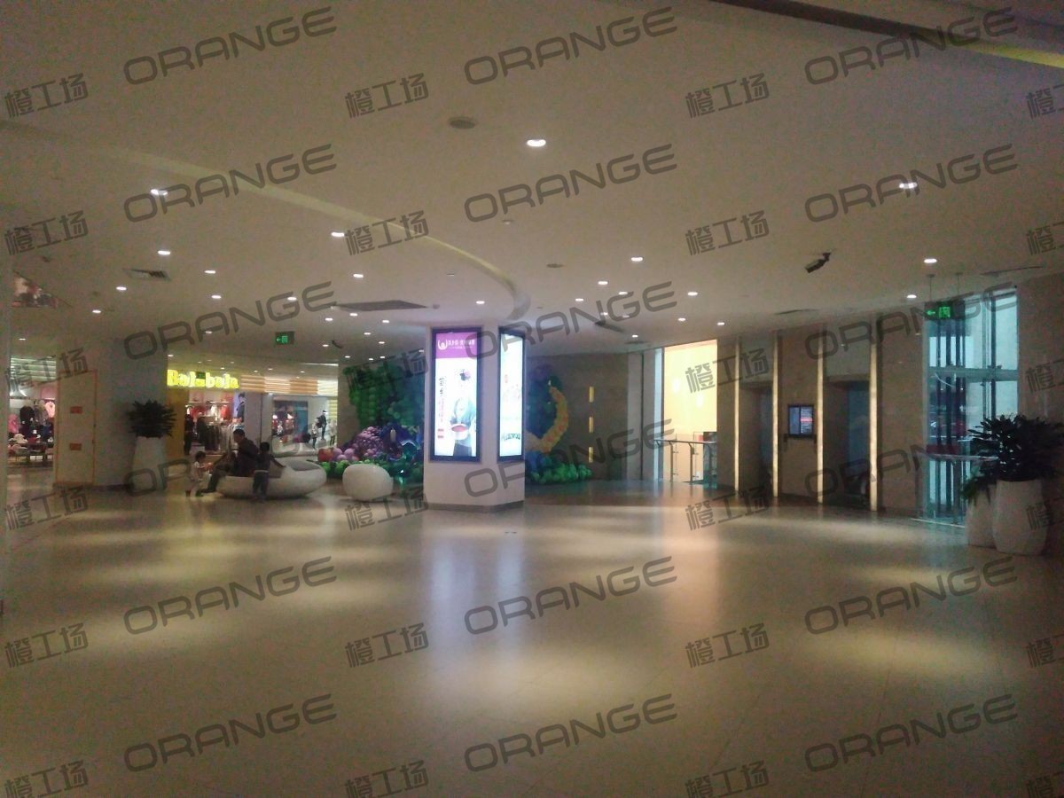 北京银座和谐广场购物中心-室内三楼中厅西侧直梯西过道3