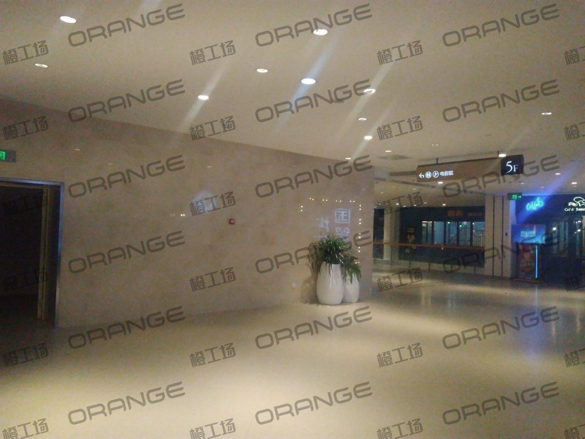 北京银座和谐广场购物中心-室内五楼中厅环廊东北过道1