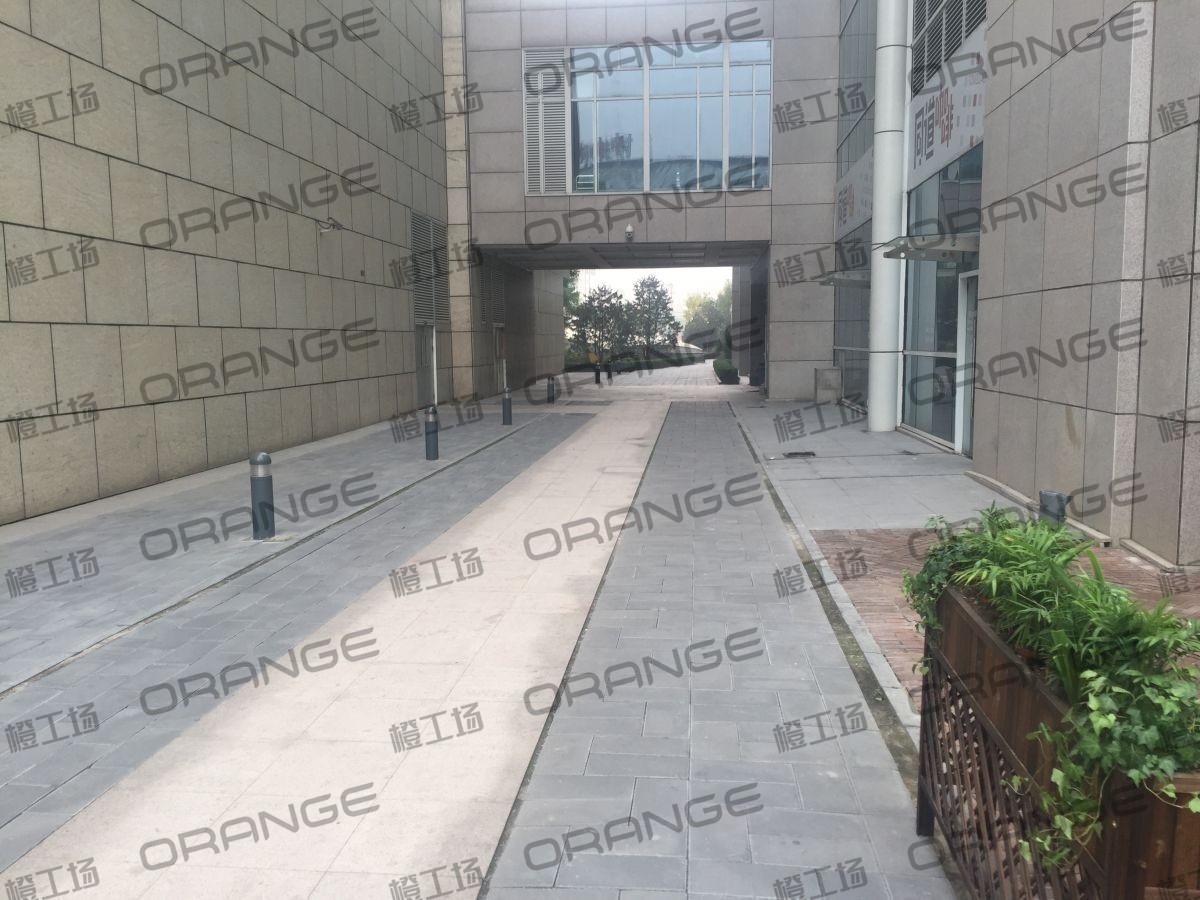 北京欧美汇购物中心-室外中间链接处同道咖啡门前1