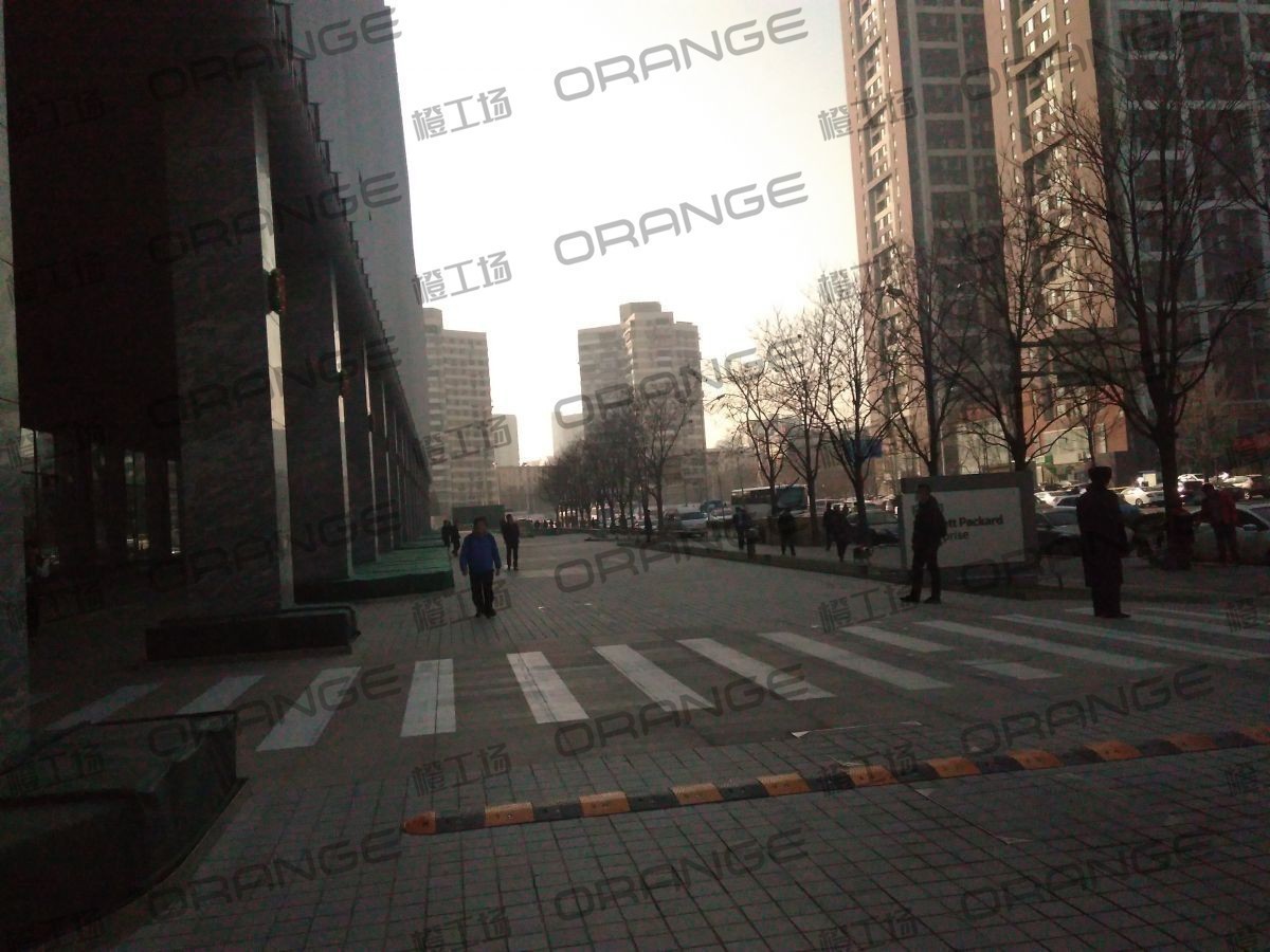 利星行中心-室外惠普西侧过道1