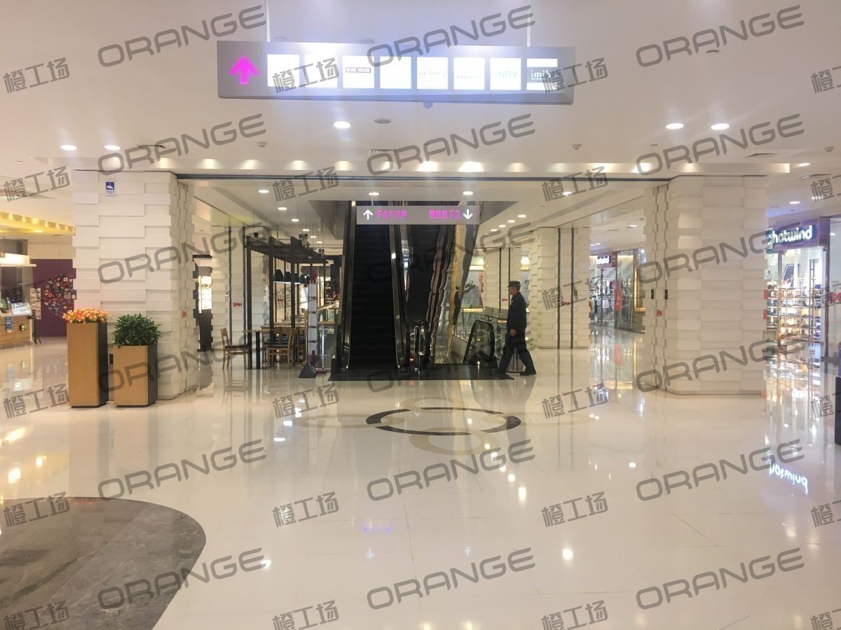 北京悠唐购物中心-室内三楼东侧扶梯口西2