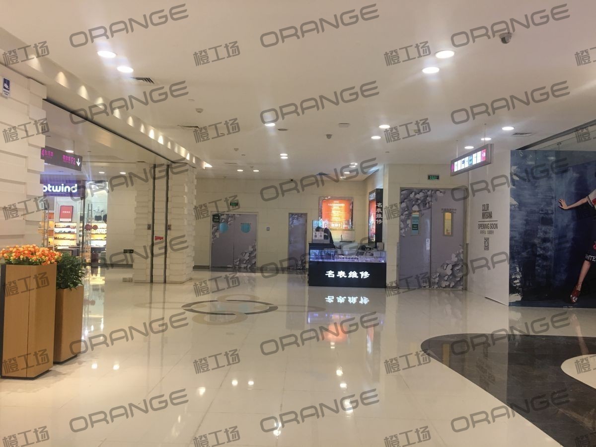 北京悠唐购物中心-室内三楼东侧扶梯口西3