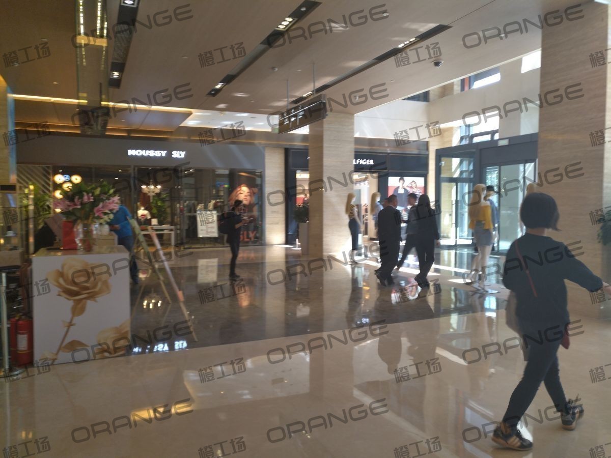 北京凤凰汇购物中心-室内一楼西门门内2