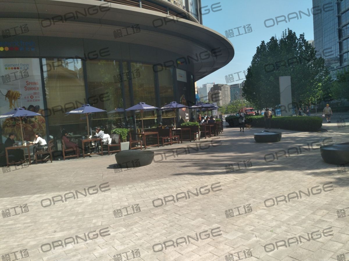 北京凤凰汇购物中心-室外西北侧新元素门前1